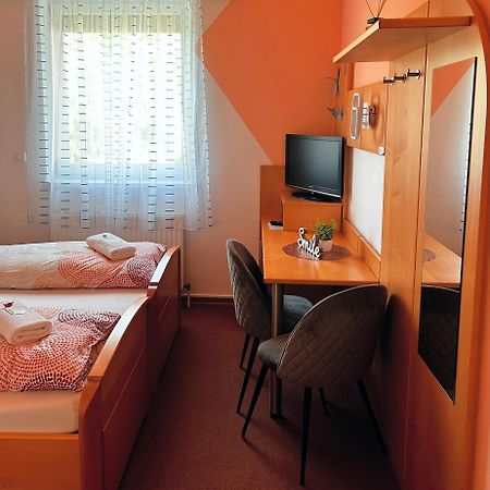 Fruehstueckspension Elena Nicoleta Caltun Fischamend Dış mekan fotoğraf