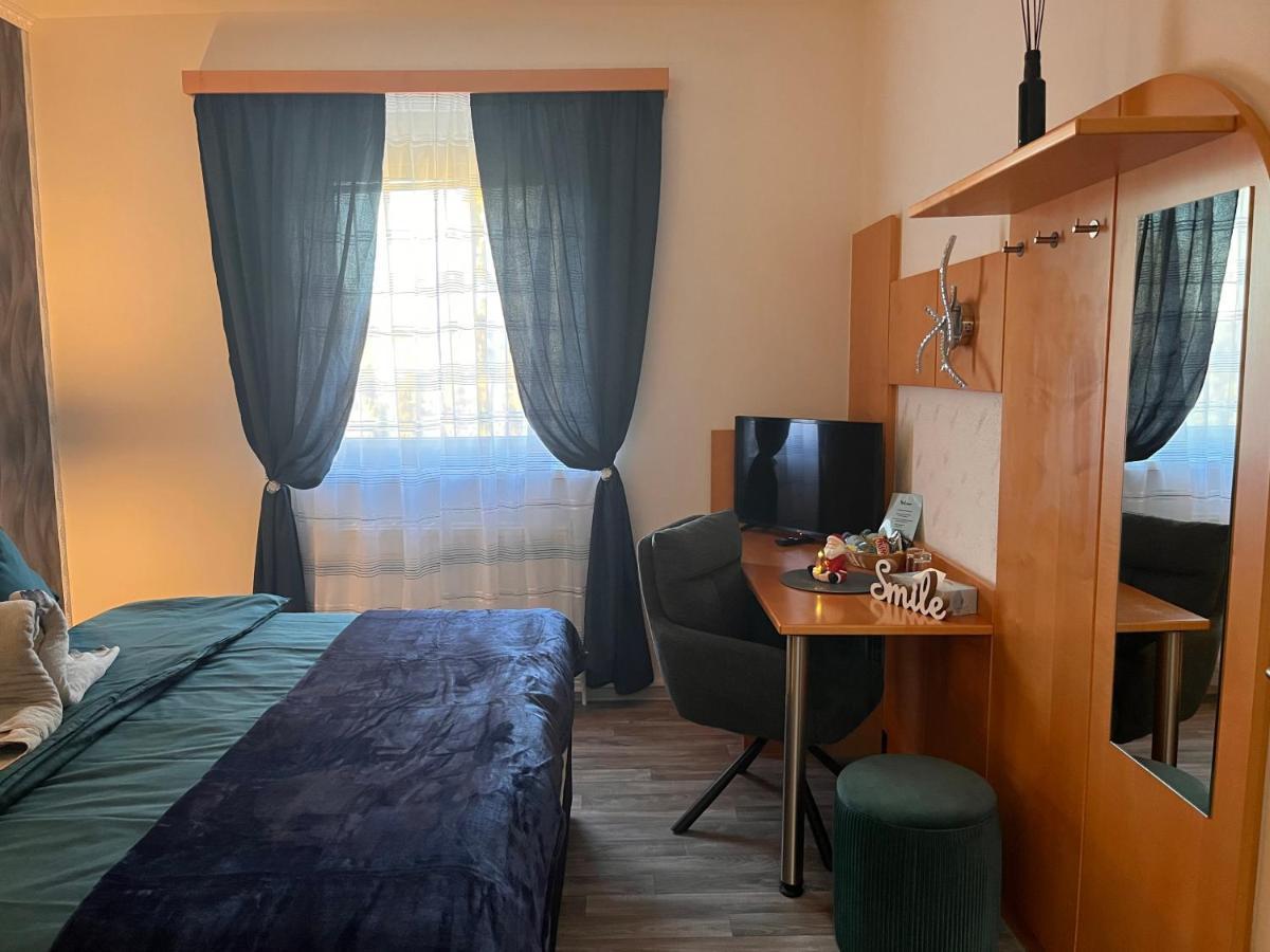 Fruehstueckspension Elena Nicoleta Caltun Fischamend Dış mekan fotoğraf